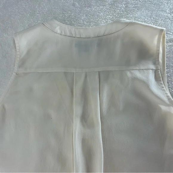 Vince Ivory Sleeveless V-Neck Luxurious 100% Silk Blouse Size S - Picture 6 of 12